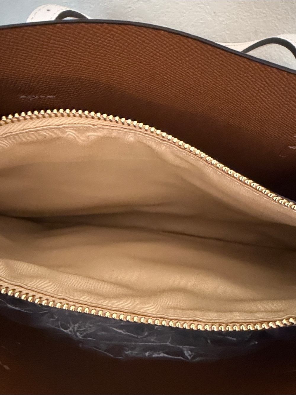 Coach Cream Leather Tote with Gold Hardware - Picture 12 of 16